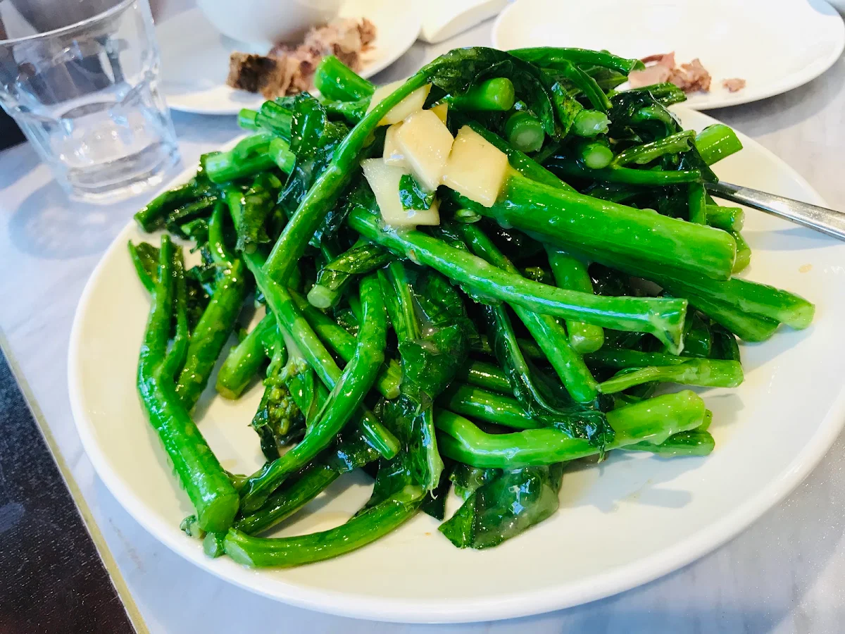 stir fried choy sum with garlic sauce 蒜蓉炒菜心 蒜蓉 姜汁 蠔油